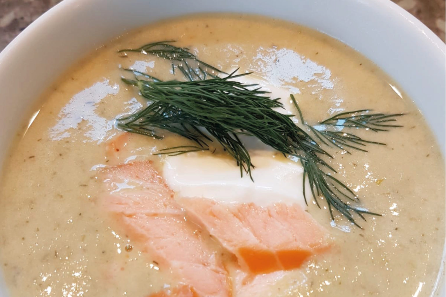 Apfelsüppchen mit Dill und Räucherlachs - Sachsenobst